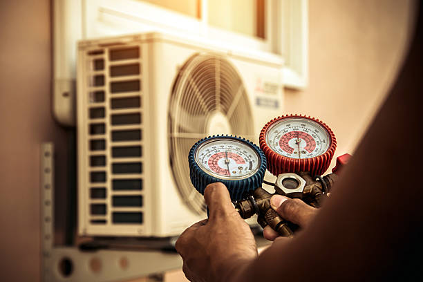 Professional Hvac technician working in Warminster, PA